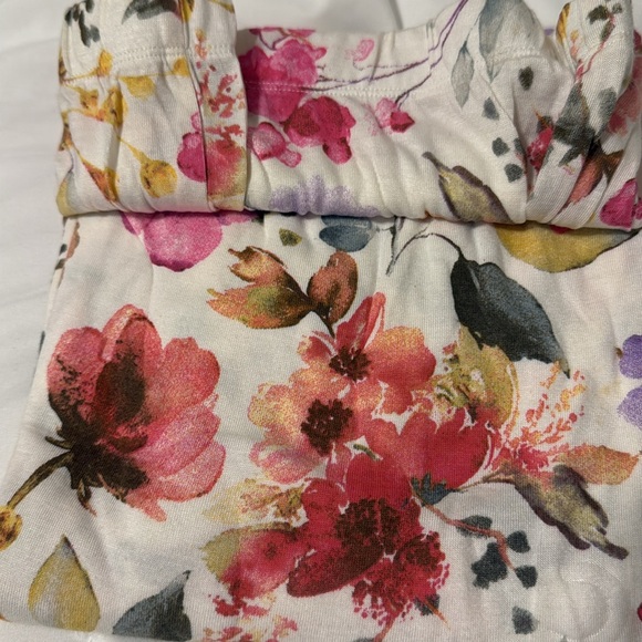 NWT women’s plus size 4 piece capri pajama set.Size 3X floral sectet treasures - Picture 4 of 4